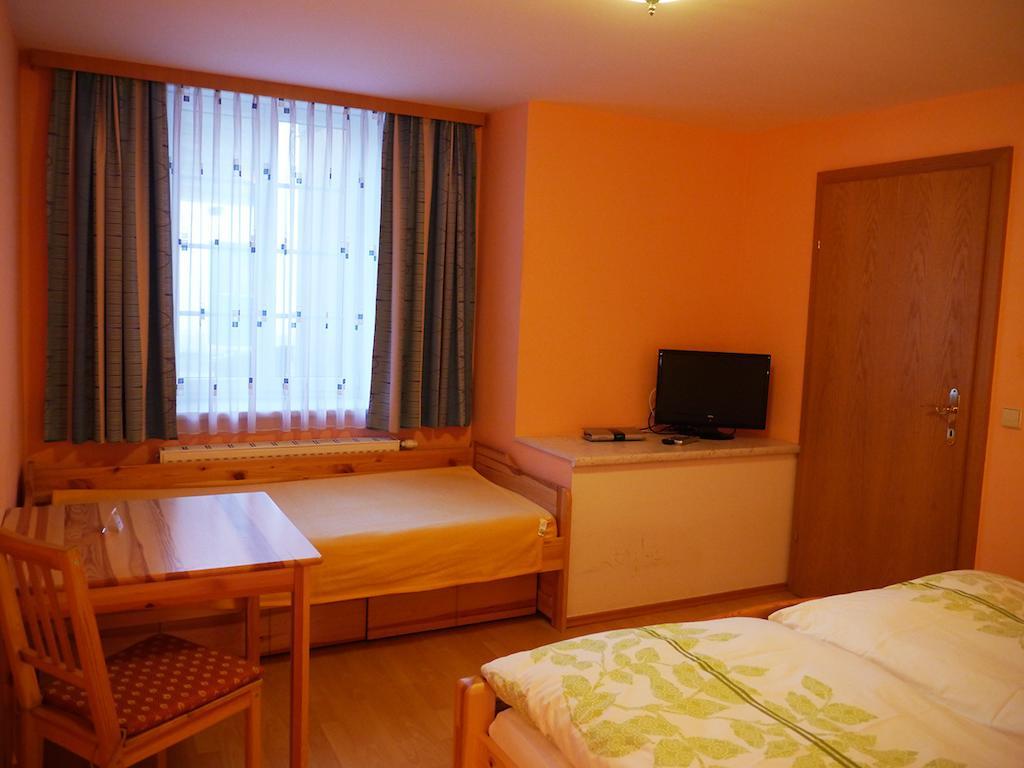 Schusterhaeusl Apartment Worschach Room photo